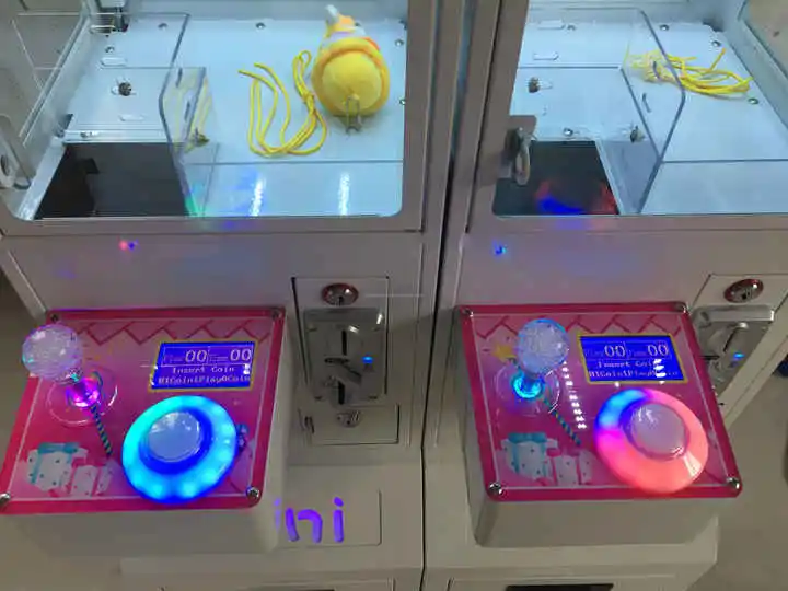 Mini Jetonlu Mega Küçük Pençe  - Arcade Toy Vending Machine incelemesi ve fiyatı